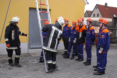 Jugendgruppe bei der MTA-Ausbildung