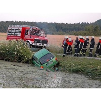 Bergung eines versehentlich im Ludwig-Donau-Main-Kanal versenkten Autos (2012)