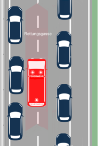 Bildung einer Rettungsgasse auf zweispuriger Autobahn