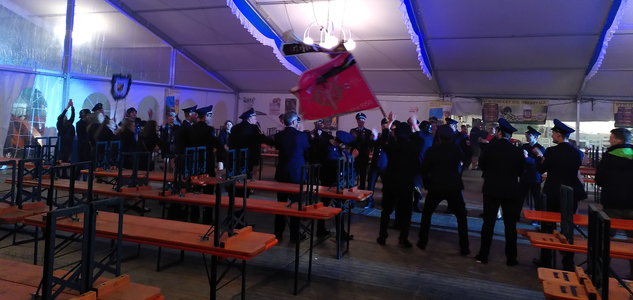 Auszug unserer Fahne am ersten Tag Auszug unserer Fahne am ersten Tag