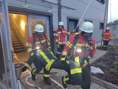Rettung einer Person unter Atemschutz Rettung einer Person unter Atemschutz