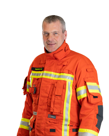 Willibald Nießlbeck im Schutzanzug